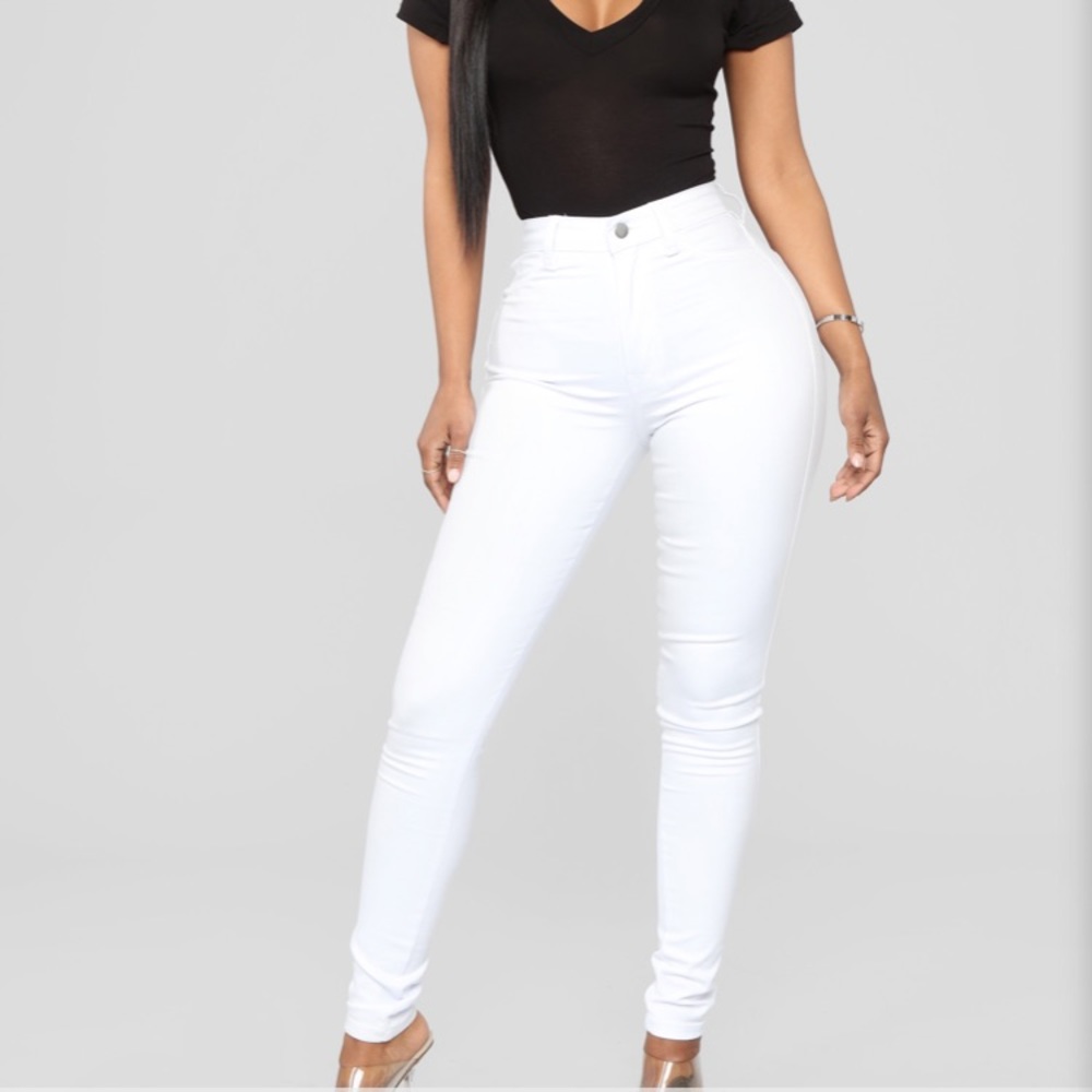 ‼️NWT‼️Classic High Waist Skinny Jeans - White